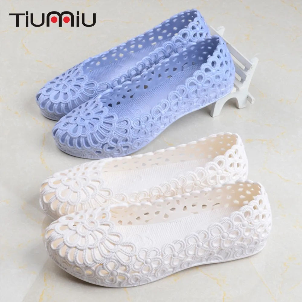2019 New Doctor Nurse Hollow Shoes Medical Slippers Hospital Dental Lab Work Shoes Women Summer Breathable Flat Beach Sandals
2019 New Doctor Nurse Hollow Shoes Medical Slippers Hospital Dental Lab Work Shoes Women Summer Breathable Flat Beach Sandals