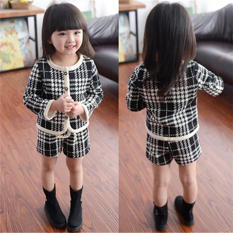 Dulce Amor Girls Clothes Set Autumn Winter Houndstooth Knitted Suits Long Sleeve Plaid Coat+Shorts 2Pcs Kids Suits For 3-7Y
Dulce Amor Girls Clothes Set Autumn Winter Houndstooth Knitted Suits Long Sleeve Plaid Coat+Shorts 2Pcs Kids Suits For 3-7Y