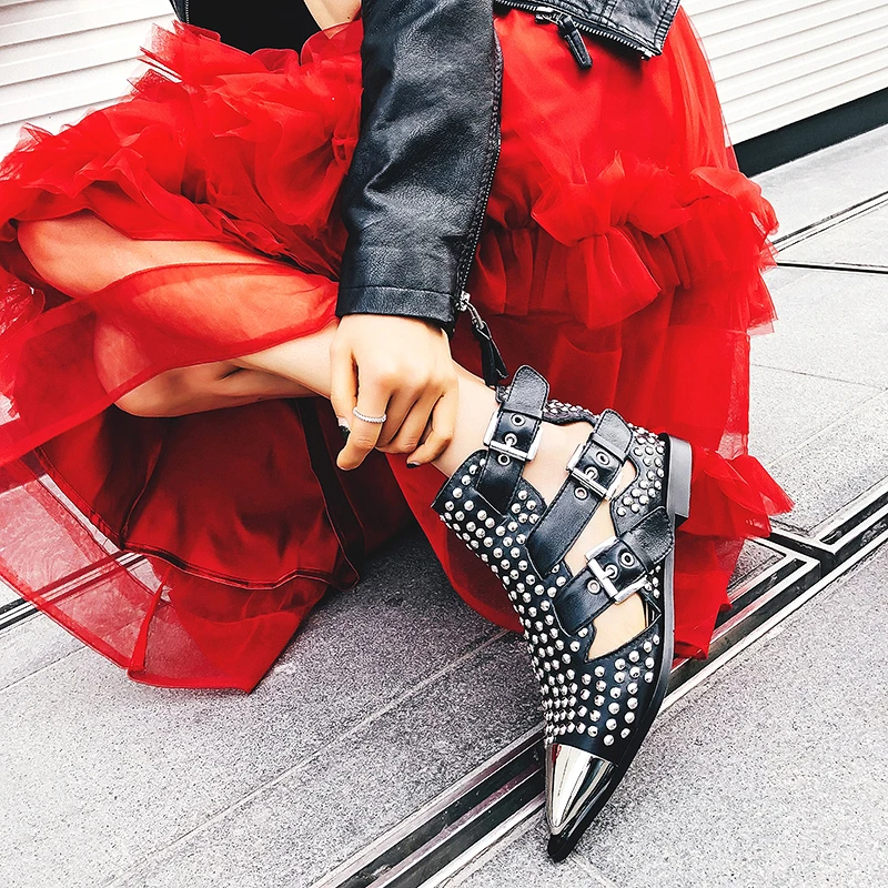 women's Genuine Leather sandals fit for 22-26.5 cm length Metal rivet and buckle metal pointed toe Rock punk summer must have
women's Genuine Leather sandals fit for 22-26.5 cm length Metal rivet and buckle metal pointed toe Rock punk summer must have