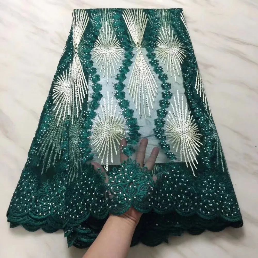 (5yards/lot )2019 New High quality emerald green embroidery African tulle lace French net lace fabric with Stone for party dress
(5yards/lot )2019 New High quality emerald green embroidery African tulle lace French net lace fabric with Stone for party dress