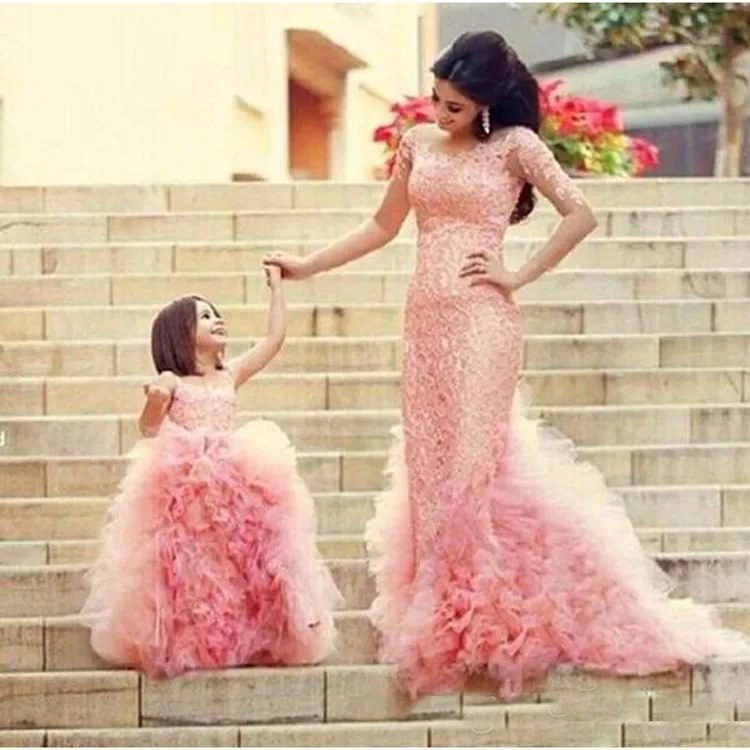 2019 Gorgeous Mother And Daughter Evening Prom Dresses Pink Mermaid Long Sleeves Evening Gowns With Luxury Skirt
2019 Gorgeous Mother And Daughter Evening Prom Dresses Pink Mermaid Long Sleeves Evening Gowns With Luxury Skirt