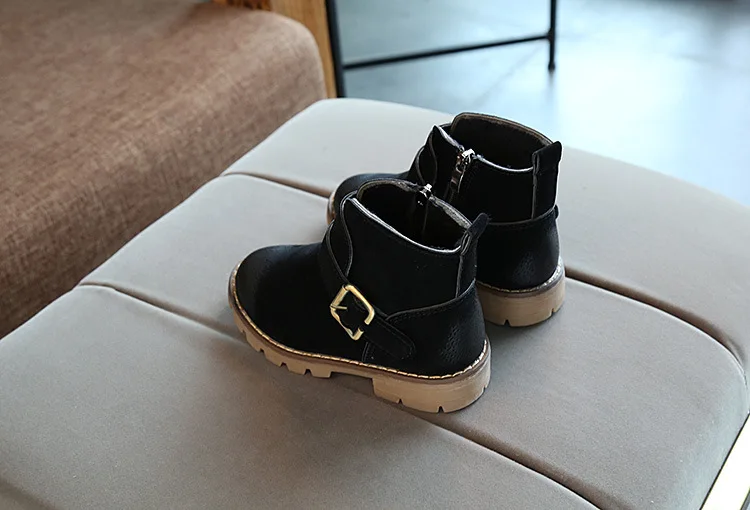 4677998374_871102203