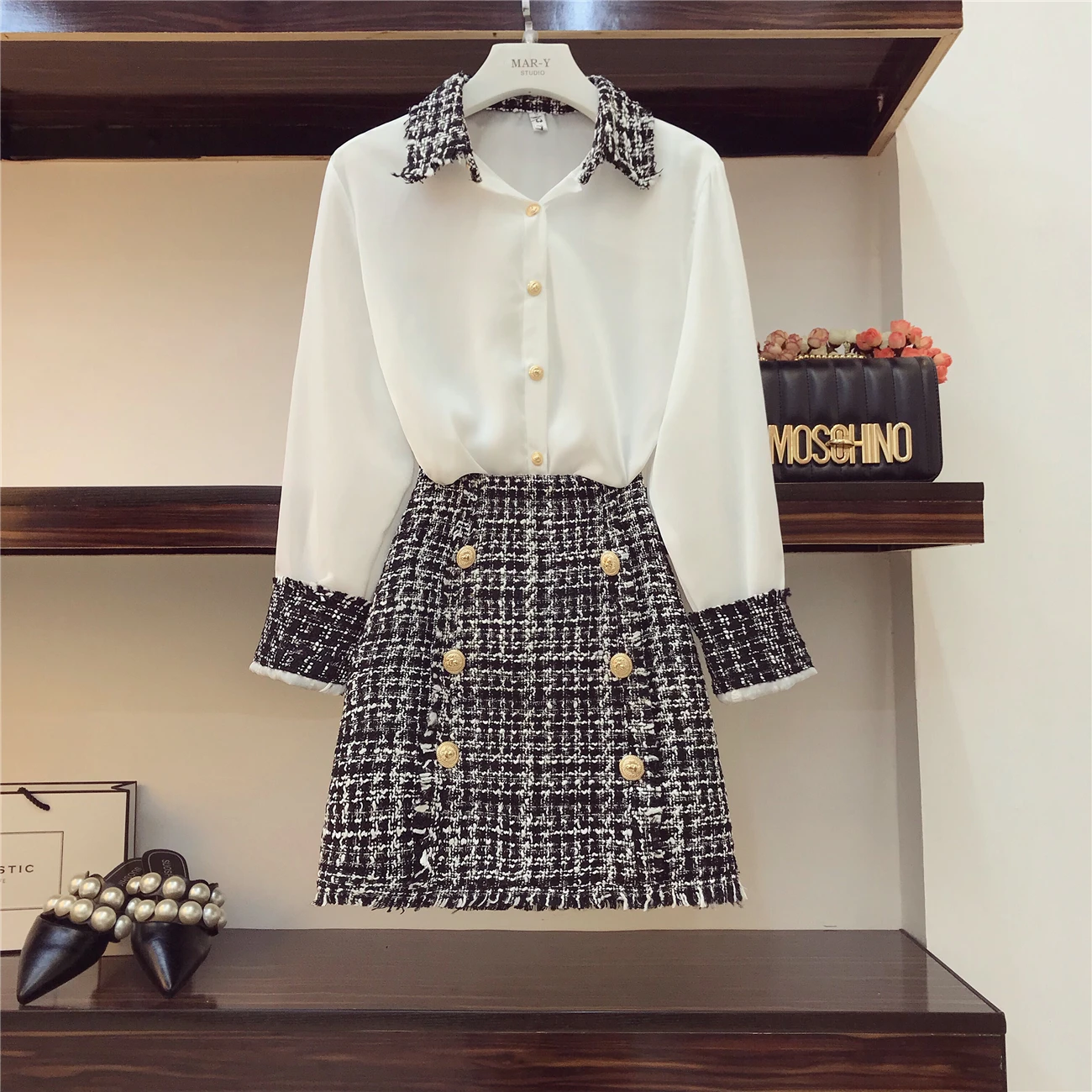 New Autumn Fashion Women's Sets Color Block Turn Down Collar Long Sleeve Chiffon Blouses + Tweeds A-line Skirts Female Suits
New Autumn Fashion Women's Sets Color Block Turn Down Collar Long Sleeve Chiffon Blouses + Tweeds A-line Skirts Female Suits