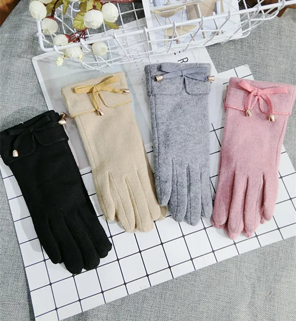 New Korean touch screen gloves wool bow warm knitted women spring winter gloves thick pink black gray khaki red lovely mittens 
New Korean touch screen gloves wool bow warm knitted women spring winter gloves thick pink black gray khaki red lovely mittens