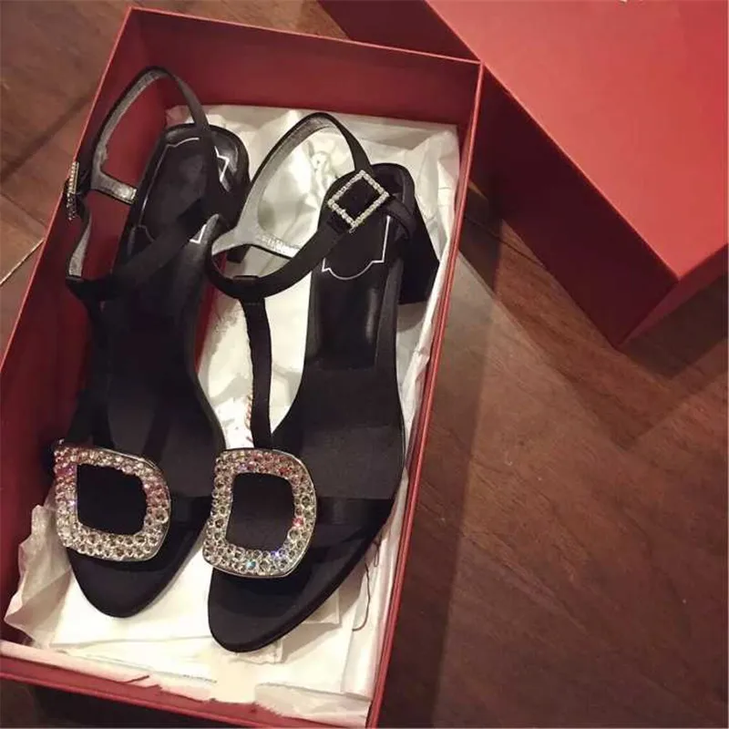 New Hot Shoes Summer Open Toe Square Buckle Sandals Crystal Drill Thick Heel Buckle Strap Women Wedding Party Shoes
New Hot Shoes Summer Open Toe Square Buckle Sandals Crystal Drill Thick Heel Buckle Strap Women Wedding Party Shoes