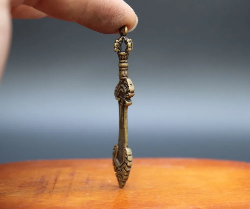 825