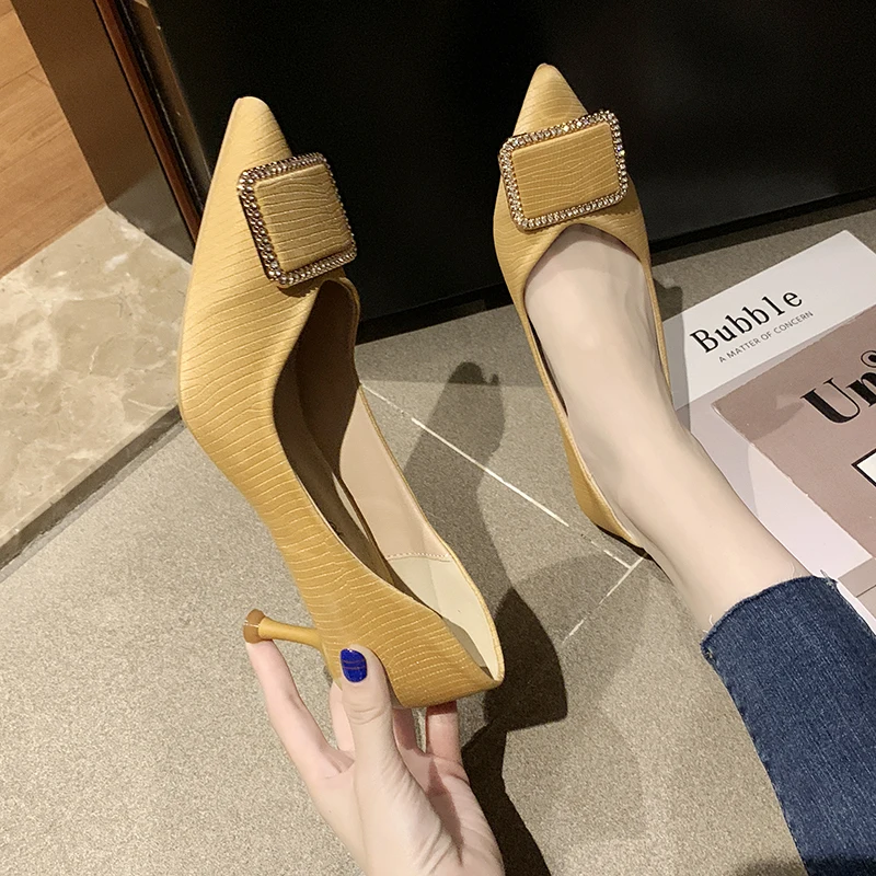 Sexy Pumps High Heels 2019 Women High Heels Pointed Pumps Women 6 Cm Stiletto Heels Fashion Sexy with Metal Square Buckle
Sexy Pumps High Heels 2019 Women High Heels Pointed Pumps Women 6 Cm Stiletto Heels Fashion Sexy with Metal Square Buckle