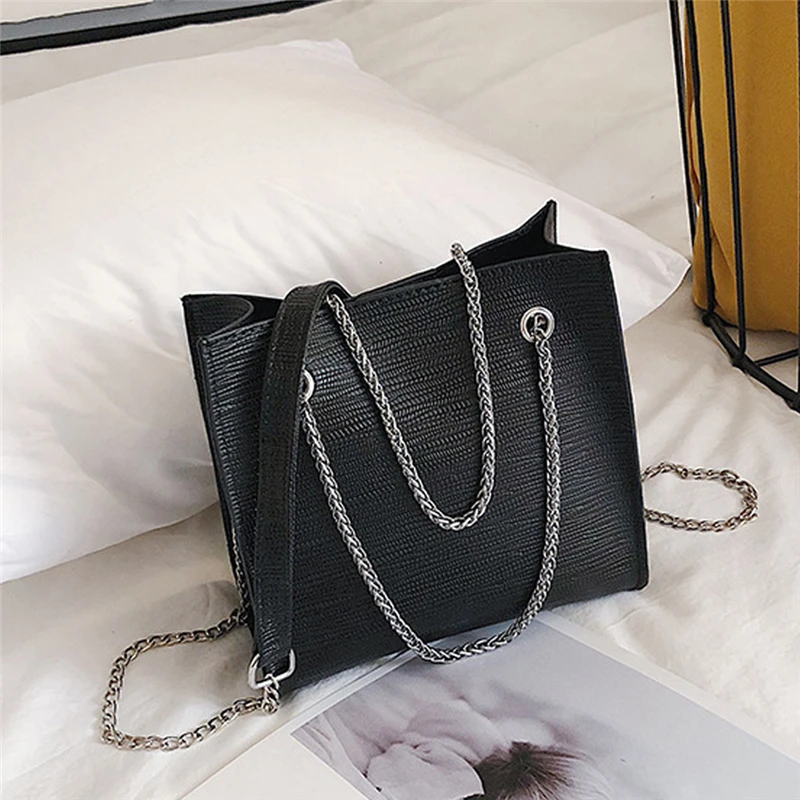 Fashion Women Shoulder Bag Handbag Chain Strap Lady Tote Bag Luxury PU Leather Women's Designer Handbag Portable
Fashion Women Shoulder Bag Handbag Chain Strap Lady Tote Bag Luxury PU Leather Women's Designer Handbag Portable