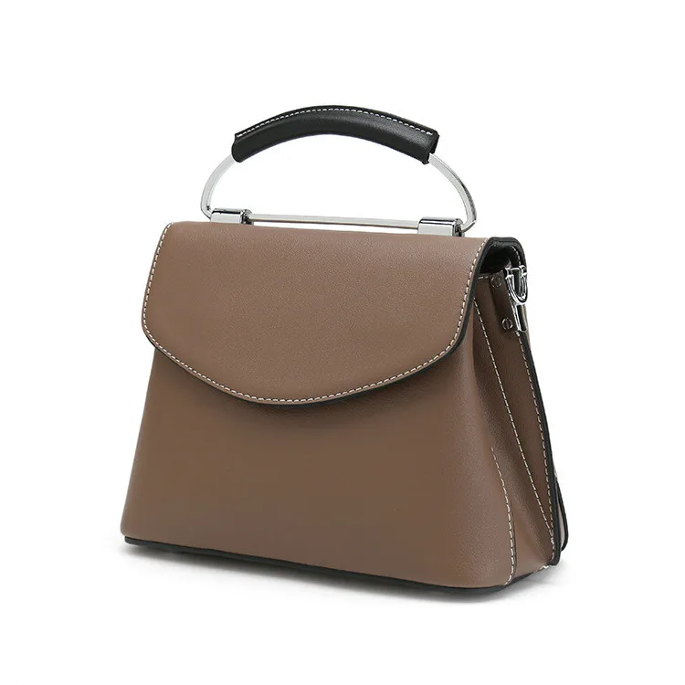 New Fashion Female Tide Leather Solid Handbag Woen Korean Version of Small Square Bag Wild Messenger Bag Single Shoulder Bag
New Fashion Female Tide Leather Solid Handbag Woen Korean Version of Small Square Bag Wild Messenger Bag Single Shoulder Bag