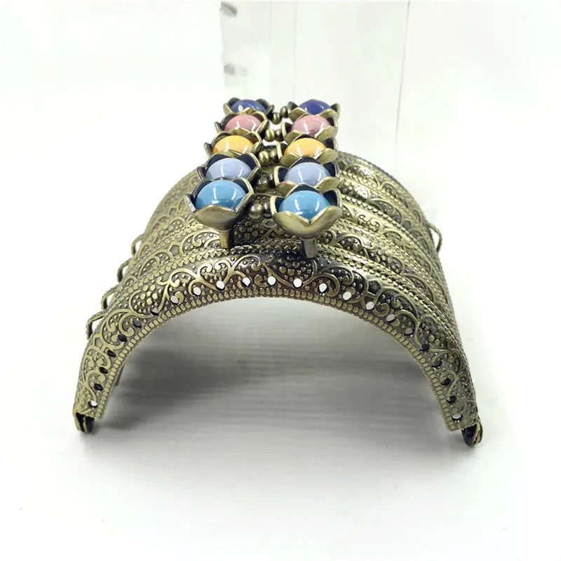 13 Colors Fashion Purse Metalwork 1Pc Metal Frame Arch Pattern Heart Lotus Head C Shape Delicate Hole DIY Kiss Clasp Lock 8.5cm
13 Colors Fashion Purse Metalwork 1Pc Metal Frame Arch Pattern Heart Lotus Head C Shape Delicate Hole DIY Kiss Clasp Lock 8.5cm