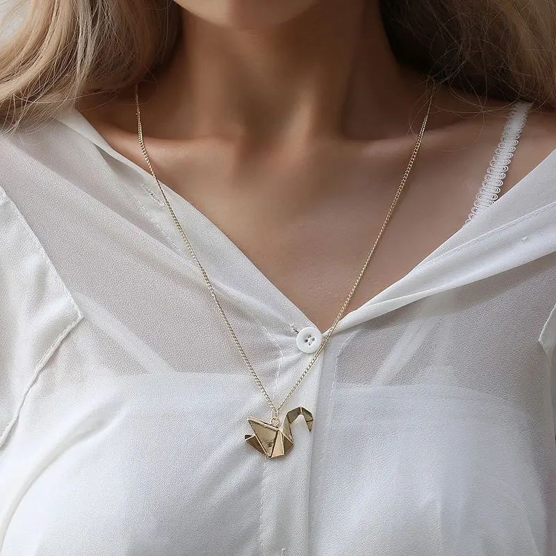 Elegant Origami Swan Necklace Charm Women Maxi Jewelry 2018 Pretty Chain Pendant Necklace Collares Couples Bridesmaid Gift
Elegant Origami Swan Necklace Charm Women Maxi Jewelry 2018 Pretty Chain Pendant Necklace Collares Couples Bridesmaid Gift