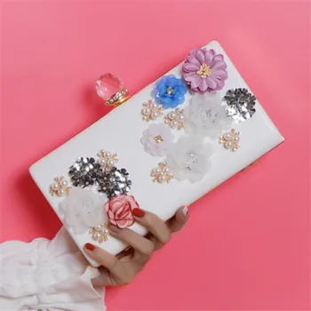 2020 handmade flowers evening bags with chain diy sequins wedding dinner purse white diamond wallets banquet bags MN1256
2020 handmade flowers evening bags with chain diy sequins wedding dinner purse white diamond wallets banquet bags MN1256