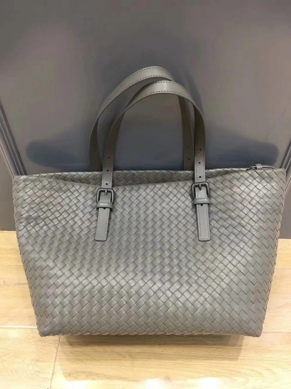 HJKL Bag For Women Luxury Handbag Women Famous Brand Sheep Skin Woven Designer Handbag High Quality Big Shopping Bag
HJKL Bag For Women Luxury Handbag Women Famous Brand Sheep Skin Woven Designer Handbag High Quality Big Shopping Bag
