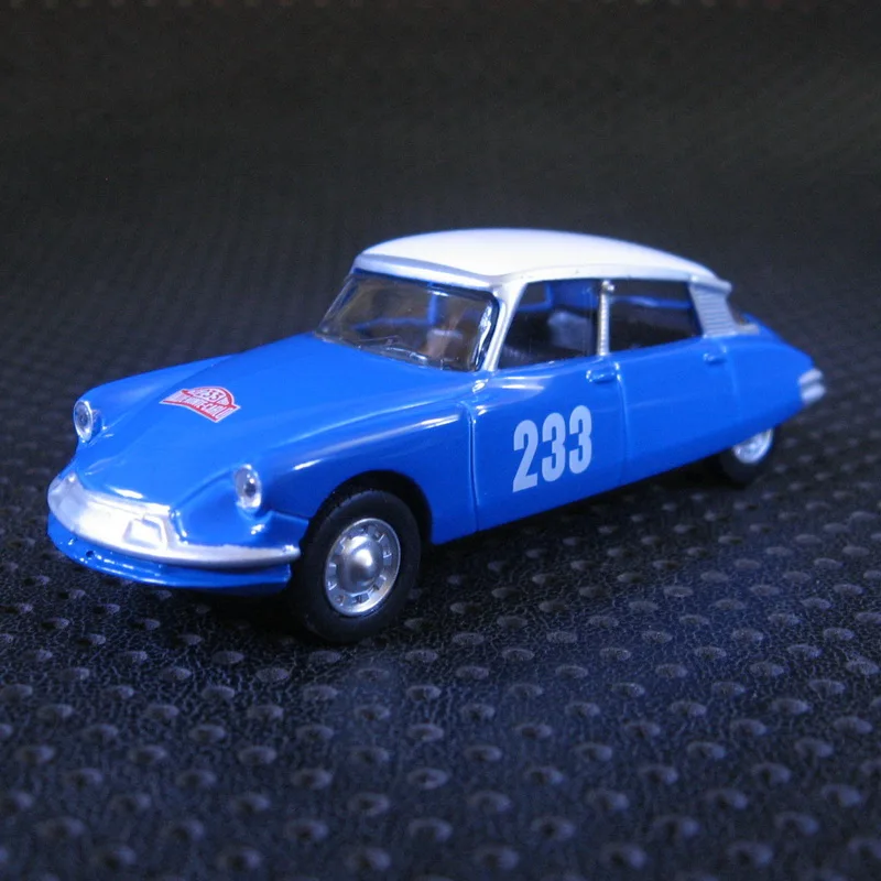 N orev 1:64 Citroen DS boutique alloy car toys for children kids toys Model gift original box freeshipping
N orev 1:64 Citroen DS boutique alloy car toys for children kids toys Model gift original box freeshipping