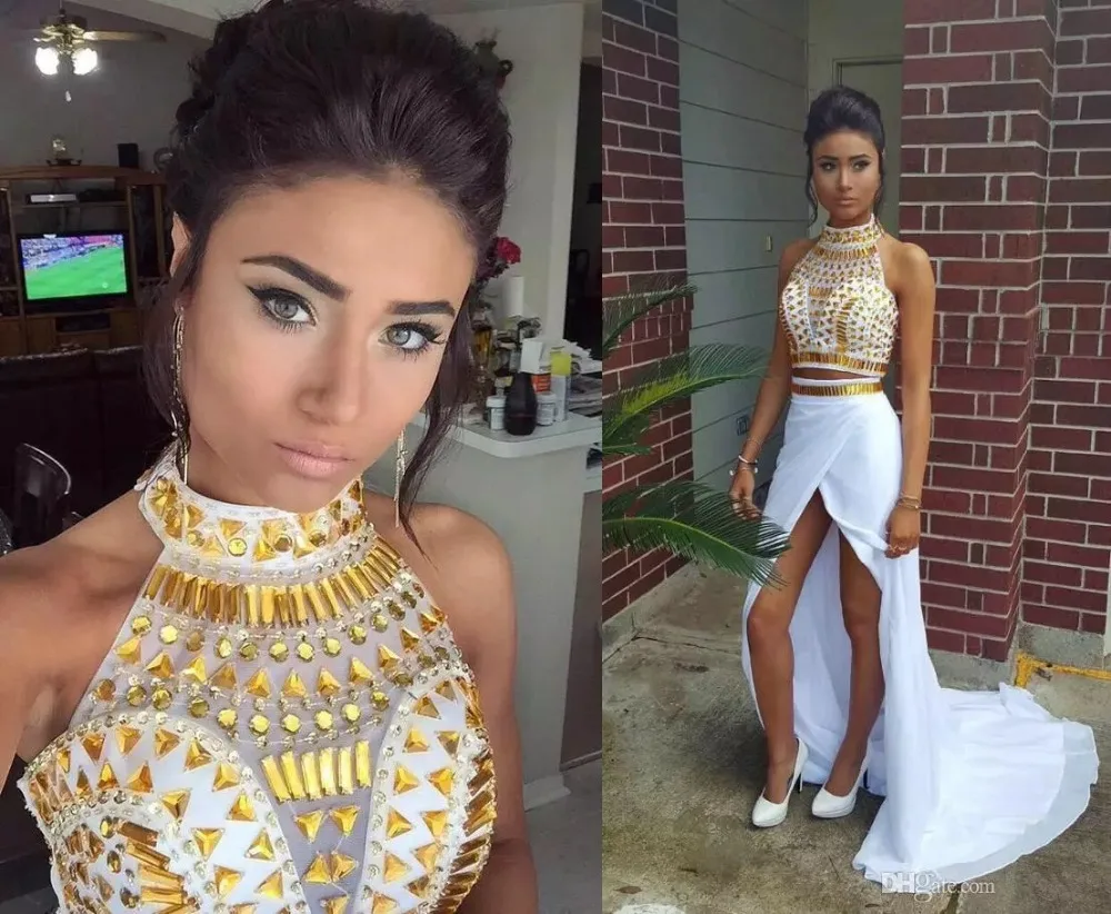 2019 Sparkly Two Pieces Prom Dresses with Front Split Gold Rhinestone Sexy High Neck White and Gold Evenning Party Dresses Gown
2019 Sparkly Two Pieces Prom Dresses with Front Split Gold Rhinestone Sexy High Neck White and Gold Evenning Party Dresses Gown