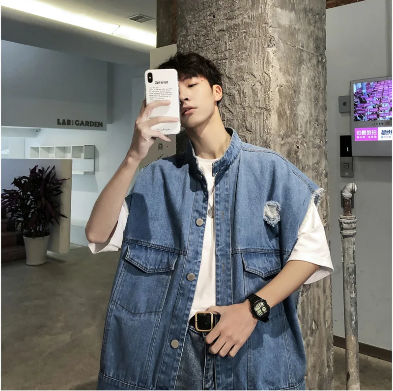 Men's jacket 2019 Korean version of the wild denim vest retro personality hole vest jacket loose trend wild men's clothing
Men's jacket 2019 Korean version of the wild denim vest retro personality hole vest jacket loose trend wild men's clothing