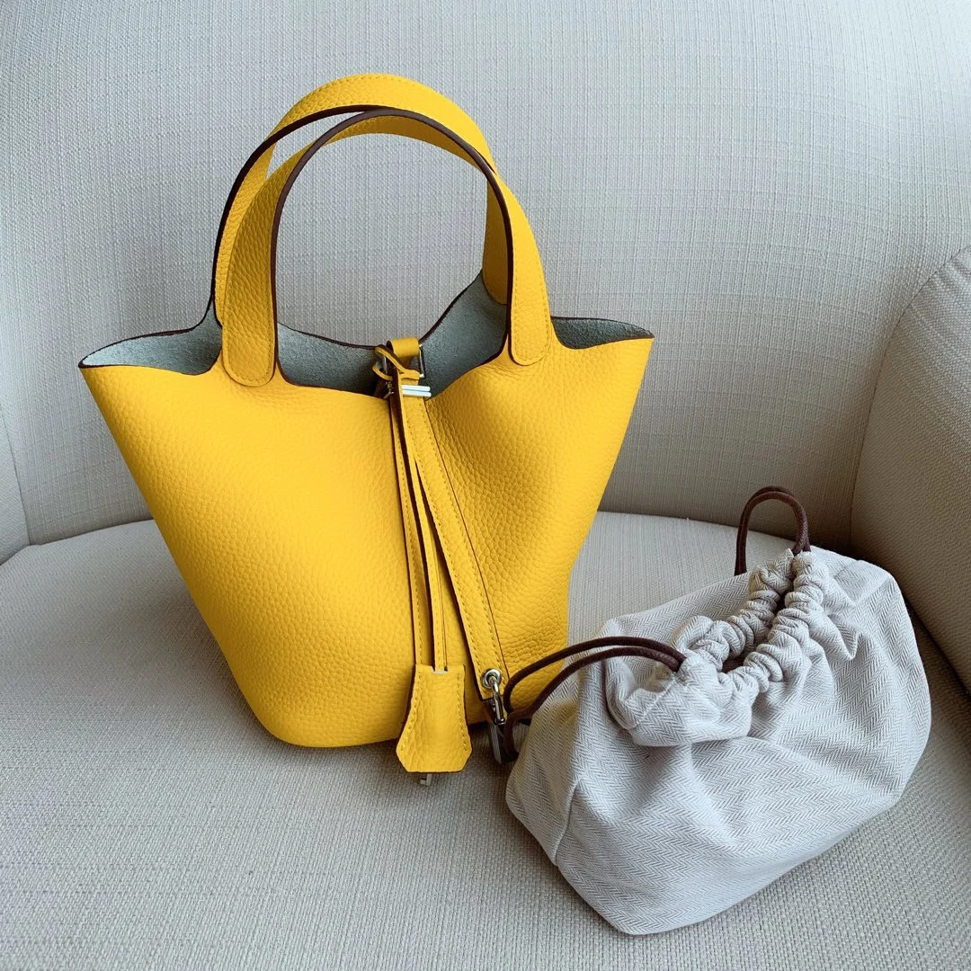 New Luxury Handbags Women Bags Designer Genuine Leather Bucket Cow Leather Casual Solid Women Handbag Tote Bag High Quality
New Luxury Handbags Women Bags Designer Genuine Leather Bucket Cow Leather Casual Solid Women Handbag Tote Bag High Quality