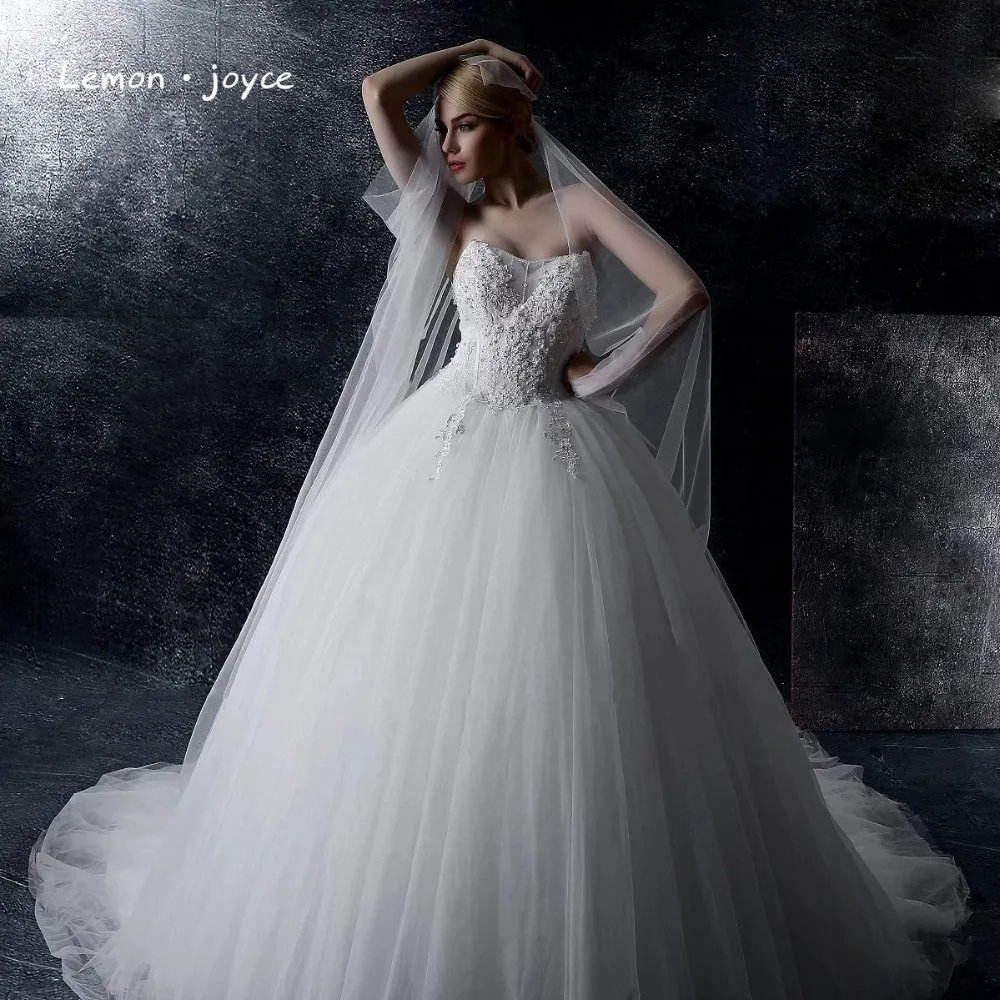 Princess Bling Luxury Crystals White Wedding Dress With Sweetheart Beads FLoor-Length Royal Train robe de mariage
Princess Bling Luxury Crystals White Wedding Dress With Sweetheart Beads FLoor-Length Royal Train robe de mariage
