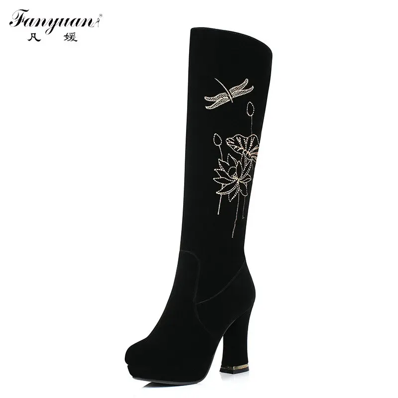 2017 Spring/Autumn Embroider Flock Woman Mid-Calf Boots Round Toe Black Solid Lady Boots Side Zip Super High Heel Platform Boots
2017 Spring/Autumn Embroider Flock Woman Mid-Calf Boots Round Toe Black Solid Lady Boots Side Zip Super High Heel Platform Boots