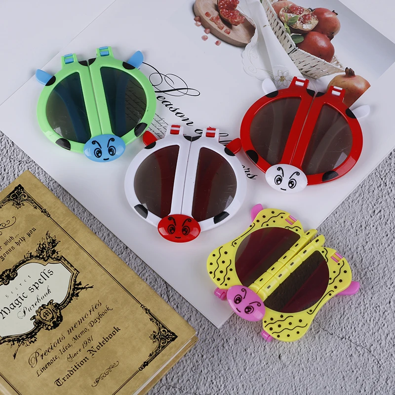1PC Children Cute Folding Ladybug Deformity Sunglasses Puzzles Toys Baby Toys Flexible Construction Birthday Gift For Kids
1PC Children Cute Folding Ladybug Deformity Sunglasses Puzzles Toys Baby Toys Flexible Construction Birthday Gift For Kids