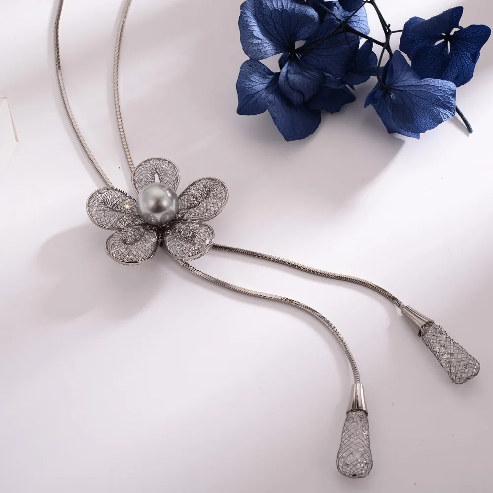 Hongye Natural Shell Pearl Necklace Long Zircon Flower Necklaces Fashion Jewelry Black Pearl Pendant For Women Christmas Gifts
Hongye Natural Shell Pearl Necklace Long Zircon Flower Necklaces Fashion Jewelry Black Pearl Pendant For Women Christmas Gifts