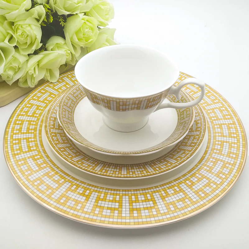 Luxury Tableware Ceramic Steak Plate Dessert Dishes Coffee Cup Saucer Set European Drinkware Cake Dish Pasta Salad Tray 1pcs
Luxury Tableware Ceramic Steak Plate Dessert Dishes Coffee Cup Saucer Set European Drinkware Cake Dish Pasta Salad Tray 1pcs