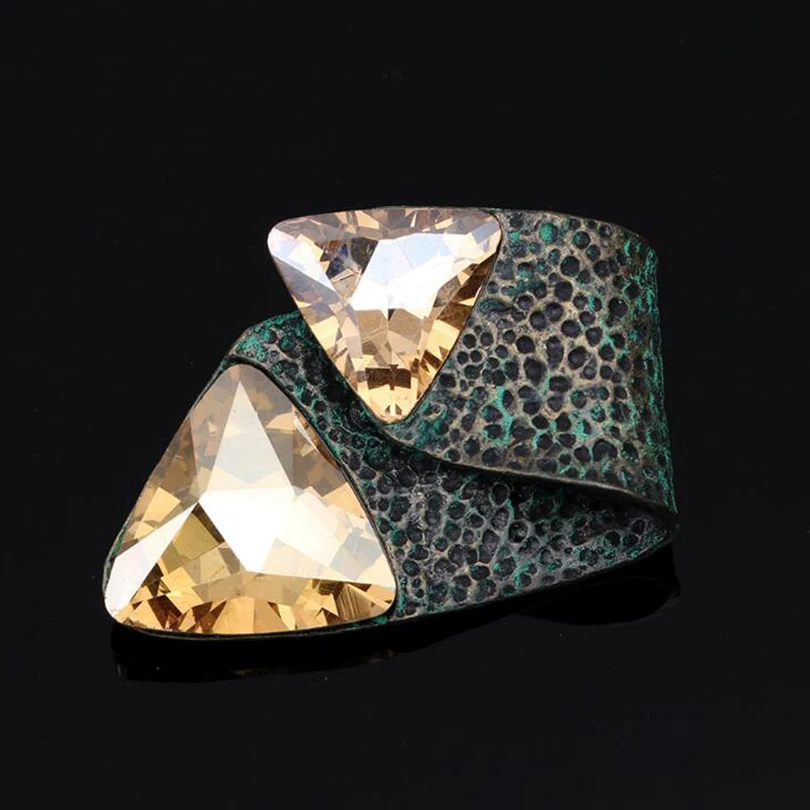 New Fashion Double Triangle Crystal Brooches Vintage Accessories Unique Geometry Metal Bouquet Brooch for Women Gift XZ228
New Fashion Double Triangle Crystal Brooches Vintage Accessories Unique Geometry Metal Bouquet Brooch for Women Gift XZ228