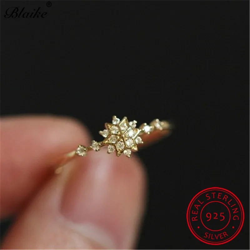 925 Sterling Silver Ring Stacking Female Snowflake Ring With Stone Dainty Wedding Rings For Women White Zircon Thin Ring Jewelry
925 Sterling Silver Ring Stacking Female Snowflake Ring With Stone Dainty Wedding Rings For Women White Zircon Thin Ring Jewelry