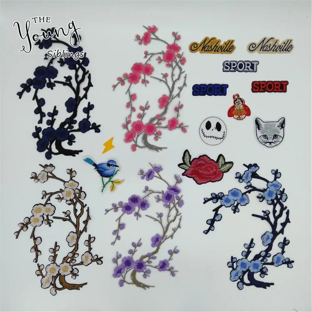 Fashion style Hot melt adhesive Applique Embroidery patches stripes Badges DIY Sewing Clothing Accessories 1pcs sell C5522-C5539
Fashion style Hot melt adhesive Applique Embroidery patches stripes Badges DIY Sewing Clothing Accessories 1pcs sell C5522-C5539