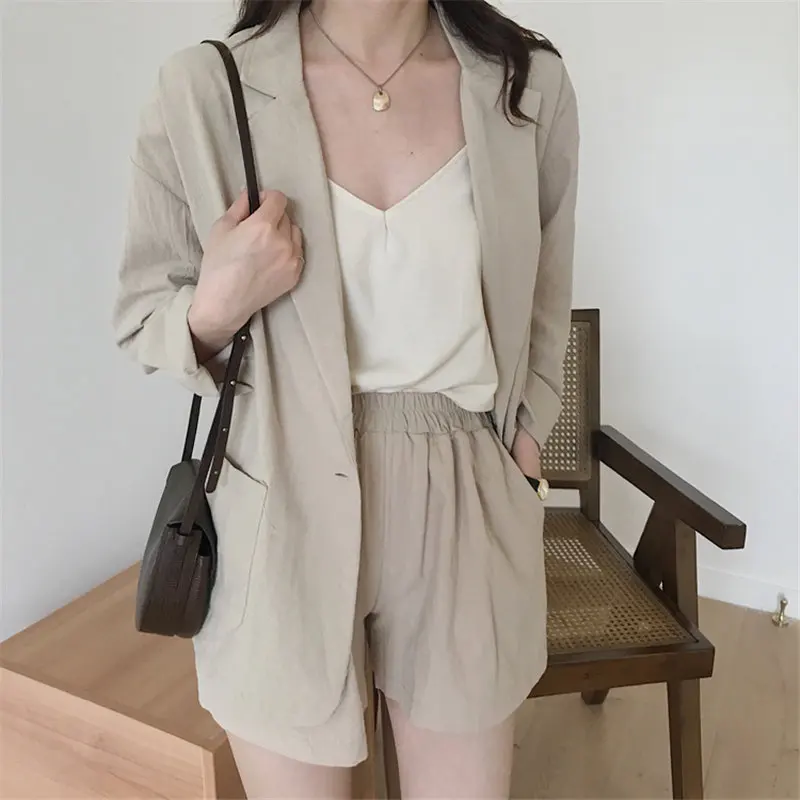 HziriP Solid OL Summer Casual Short-sleeved 2019 Suit Women Blazers+ Elastic Waist Wide Leg Shorts Fresh Set 2 Piece Set 2 Types
HziriP Solid OL Summer Casual Short-sleeved 2019 Suit Women Blazers+ Elastic Waist Wide Leg Shorts Fresh Set 2 Piece Set 2 Types