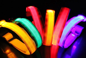 New Fashion 5 COLOR Adjustbale Pet Dog Cat Flashing Bright LED Light Collar XS/S/M/L/XL Free Shipping
New Fashion 5 COLOR Adjustbale Pet Dog Cat Flashing Bright LED Light Collar XS/S/M/L/XL Free Shipping
