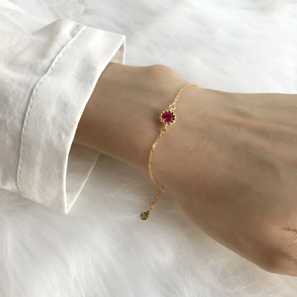 Tiny Geometric Round 925 Sterling Silver Red Ruby Gemstone Bracelet 18K Yellow Gold Link Chain Girls Wedding Wristband Bracelets
Tiny Geometric Round 925 Sterling Silver Red Ruby Gemstone Bracelet 18K Yellow Gold Link Chain Girls Wedding Wristband Bracelets