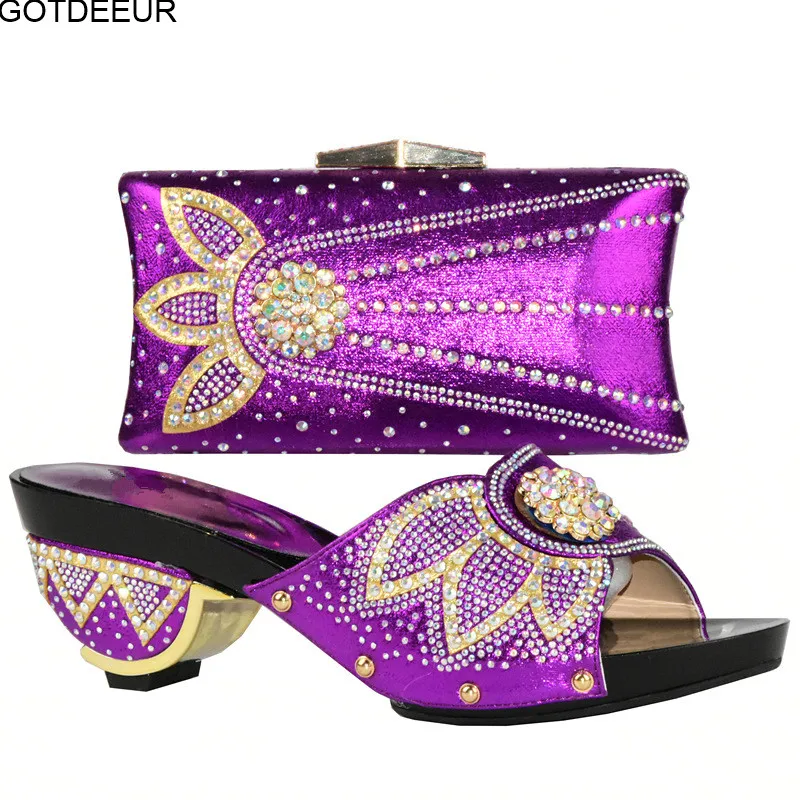 New Arrival Purple Color Italian Shoes with Matching Bag Set Decorated with Rhinestone African Women Italian Shoes and Bag Sets
New Arrival Purple Color Italian Shoes with Matching Bag Set Decorated with Rhinestone African Women Italian Shoes and Bag Sets