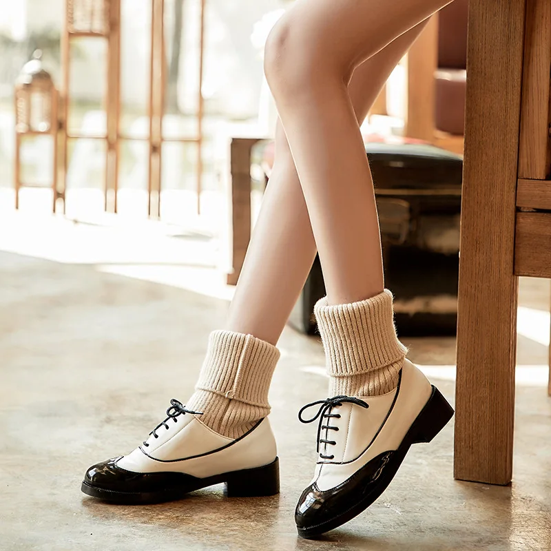 Martin boots female 2018 autumn and winter new England color matching round head boots with comfortable non-slip warm wool boots
Martin boots female 2018 autumn and winter new England color matching round head boots with comfortable non-slip warm wool boots