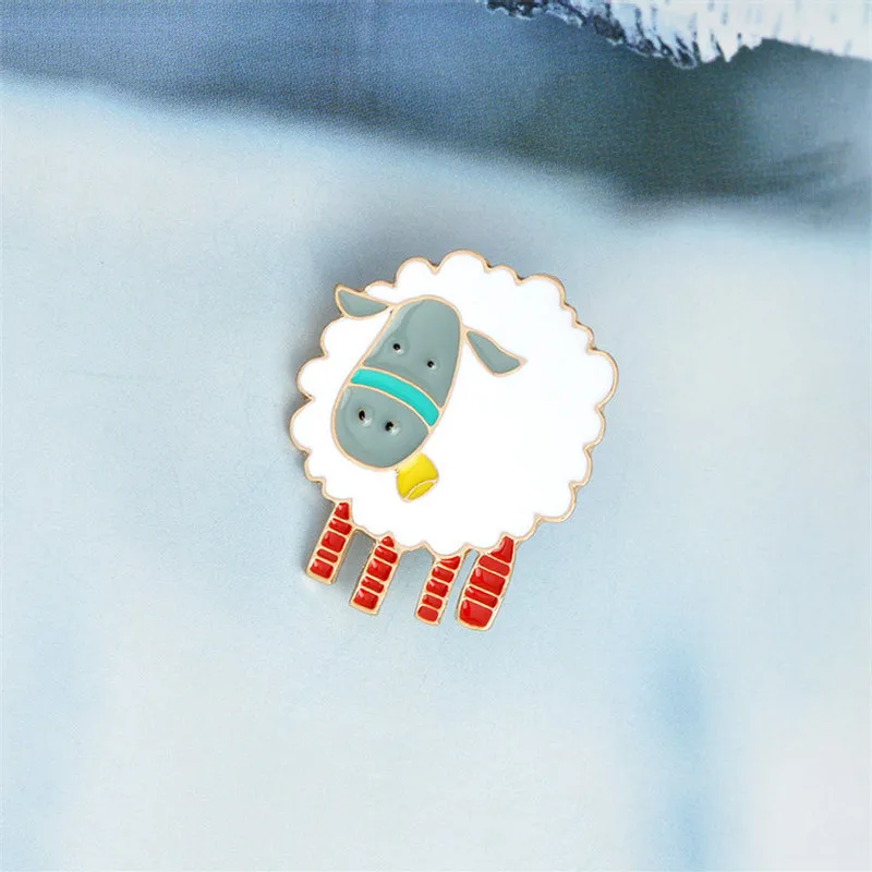 Cartoon sheep Animal brooch Enamel metal pin button White wool Bag Jacket T-shirt collor Lapel pin badges broches de animais
Cartoon sheep Animal brooch Enamel metal pin button White wool Bag Jacket T-shirt collor Lapel pin badges broches de animais