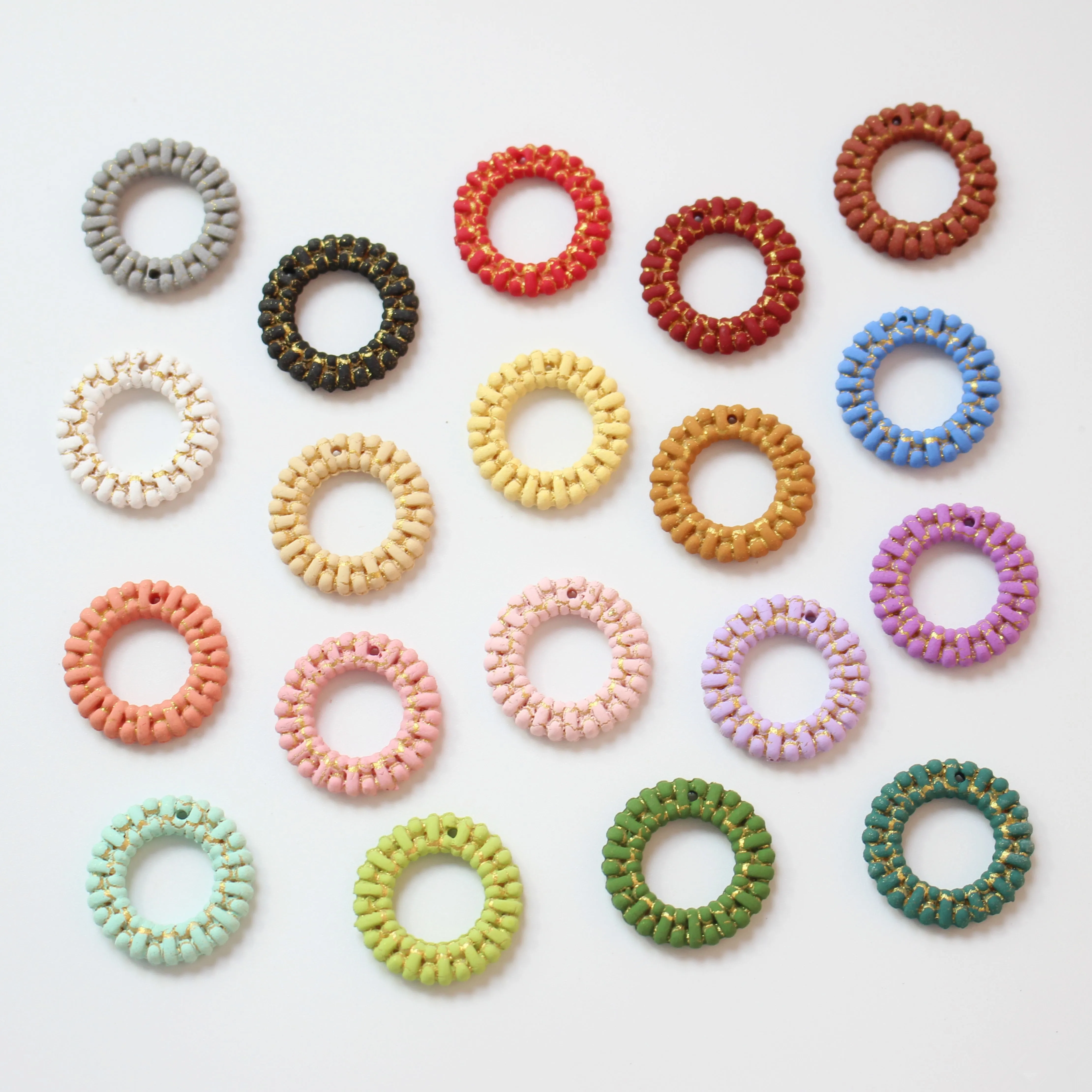 Summrer style 40pcs/lot glitter Imitation rattan effect geometry rounds shape resin beads diy jewelry earring/garment accessory
Summrer style 40pcs/lot glitter Imitation rattan effect geometry rounds shape resin beads diy jewelry earring/garment accessory