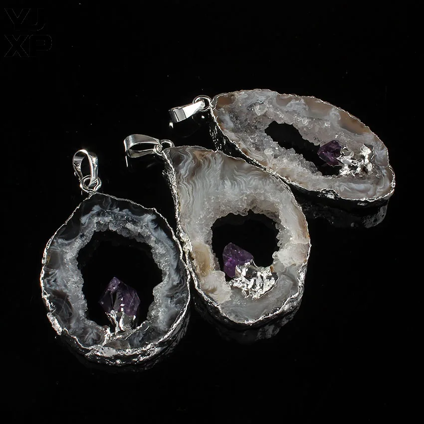 YJXP Silver Plated Hollow Inlay by Amethysts Gravel Natural Agates Individual Stone Geode Slice Pendant Charm Jewelry for Gift
YJXP Silver Plated Hollow Inlay by Amethysts Gravel Natural Agates Individual Stone Geode Slice Pendant Charm Jewelry for Gift