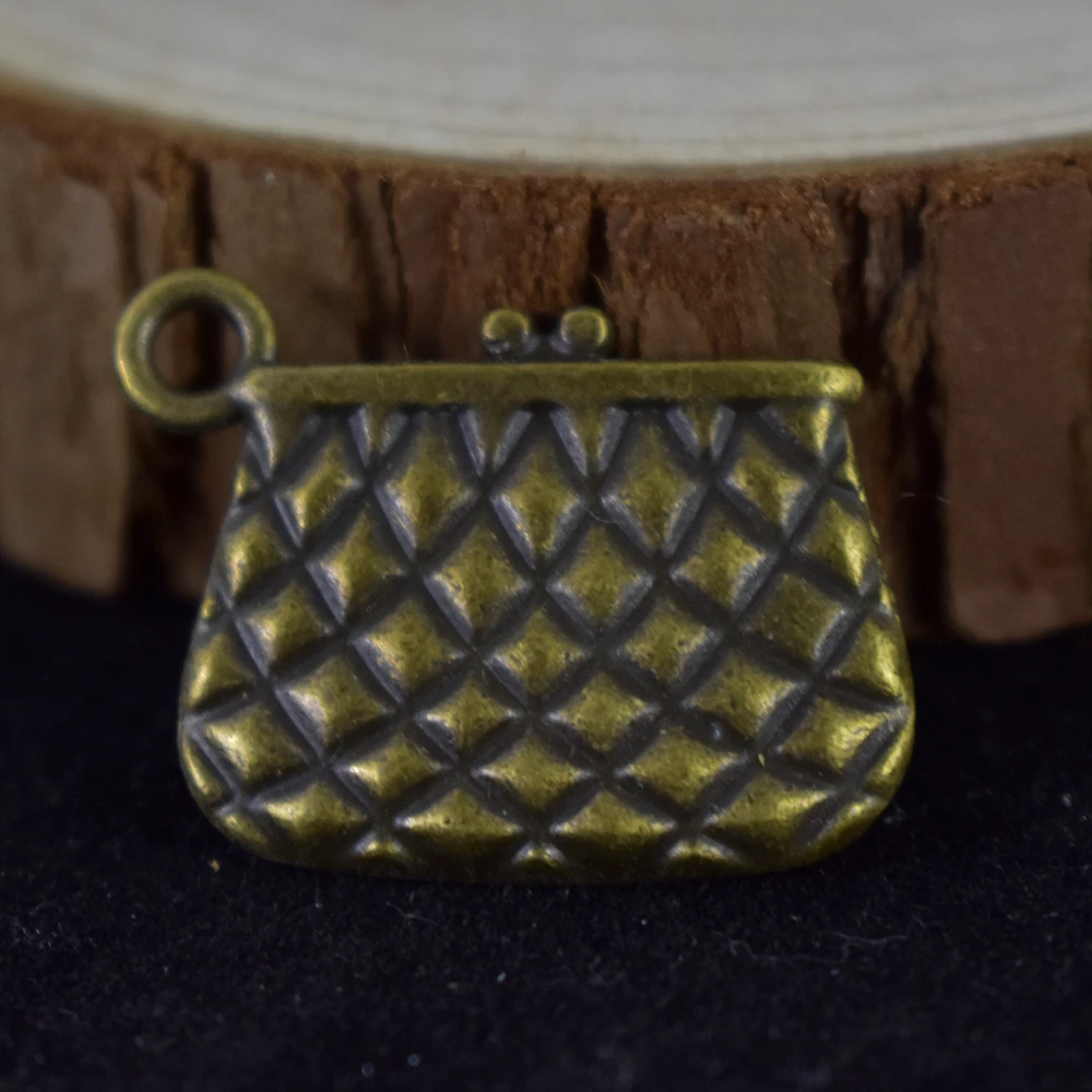 4pieces 26x20mm Antique Bronze Charm Pendant Wallet Jewelry Making DIY Handmade Craft
4pieces 26x20mm Antique Bronze Charm Pendant Wallet Jewelry Making DIY Handmade Craft