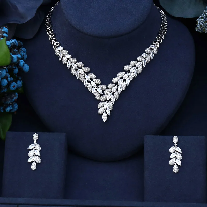 5 color selection TOP QUALITY BRILLIANT CRYSTAL ZIRCON EARRINGS AND NECKLACE BRIDAL JEWELRY SET WEDDING DRESS ACCESSARIES
5 color selection TOP QUALITY BRILLIANT CRYSTAL ZIRCON EARRINGS AND NECKLACE BRIDAL JEWELRY SET WEDDING DRESS ACCESSARIES