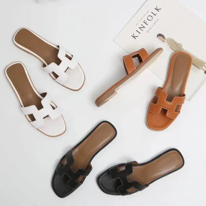 H slippers female leather flat bottom sandals outside the rhinestones word drag 2019 new summer sandals...
H slippers female leather flat bottom sandals outside the rhinestones word drag 2019 new summer sandals...