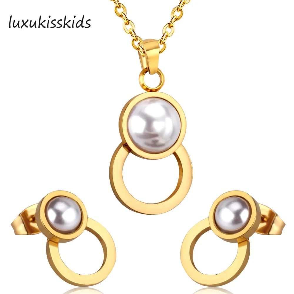 LUXUKISSKIDS Trendy Style Pearls Connect Stainless Steel Round Necklace Earrings Sets For Women Customized Accessories
LUXUKISSKIDS Trendy Style Pearls Connect Stainless Steel Round Necklace Earrings Sets For Women Customized Accessories