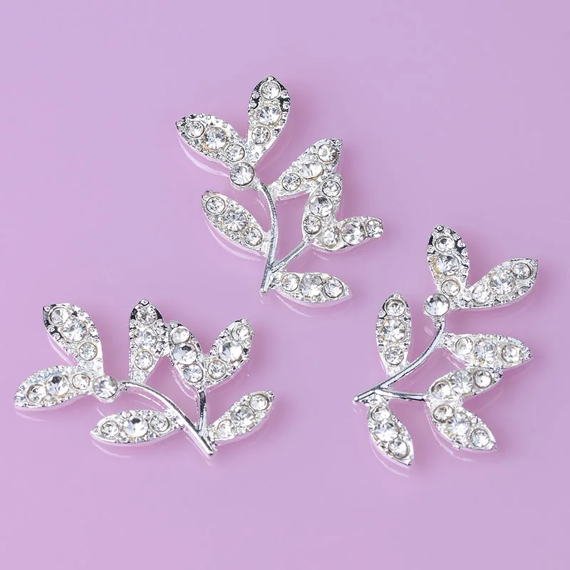 50pcs 16*24mm Alloy Silver Color Crystal Leaf Charms Crystal Branch Pendants for Head Wedding DIY Jewelry Findings wholesale
50pcs 16*24mm Alloy Silver Color Crystal Leaf Charms Crystal Branch Pendants for Head Wedding DIY Jewelry Findings wholesale