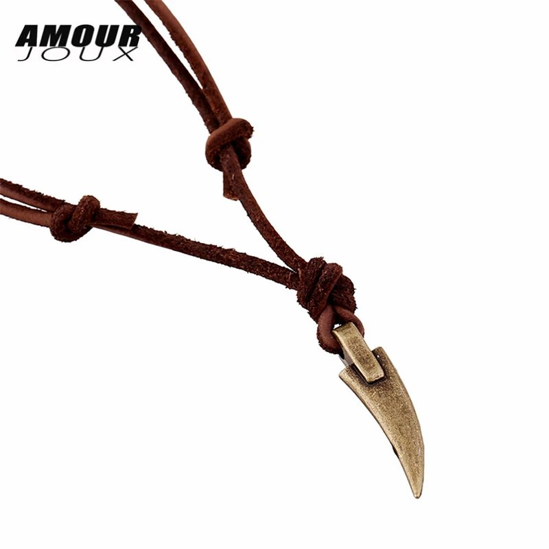 AMOURJOUX Men's Vintage Gold-Color Moon Shaped Knife Brown Leather Chain Pendant Necklace For Men Jewelry
AMOURJOUX Men's Vintage Gold-Color Moon Shaped Knife Brown Leather Chain Pendant Necklace For Men Jewelry
