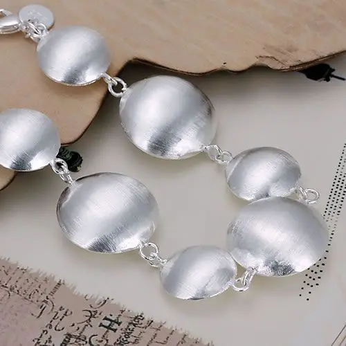 KN-H208 Wholesale free shipping silver plated bracelet 925 free shipping 925 fashion jewelry Round Head charms Bracelet
KN-H208 Wholesale free shipping silver plated bracelet 925 free shipping 925 fashion jewelry Round Head charms Bracelet