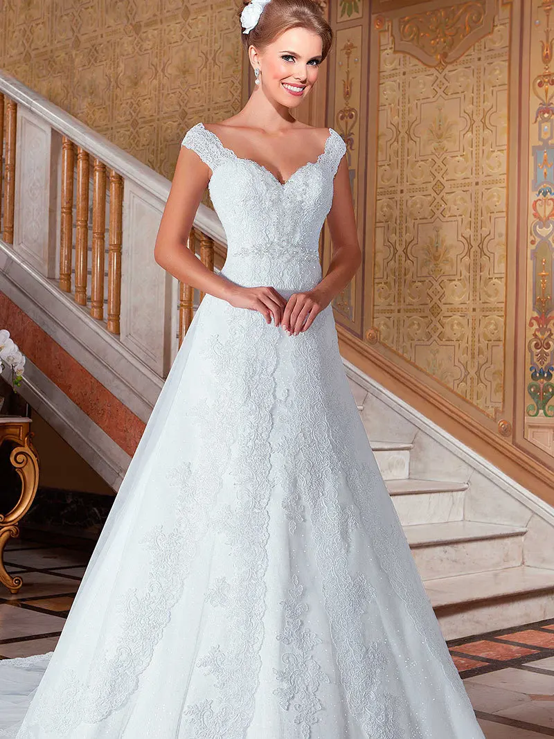2016 Sexy Vintage Lace wedding dresses Floor-Length Court Train Bride vestido de noiva Princess A Line Civil Wedding Dress
2016 Sexy Vintage Lace wedding dresses Floor-Length Court Train Bride vestido de noiva Princess A Line Civil Wedding Dress