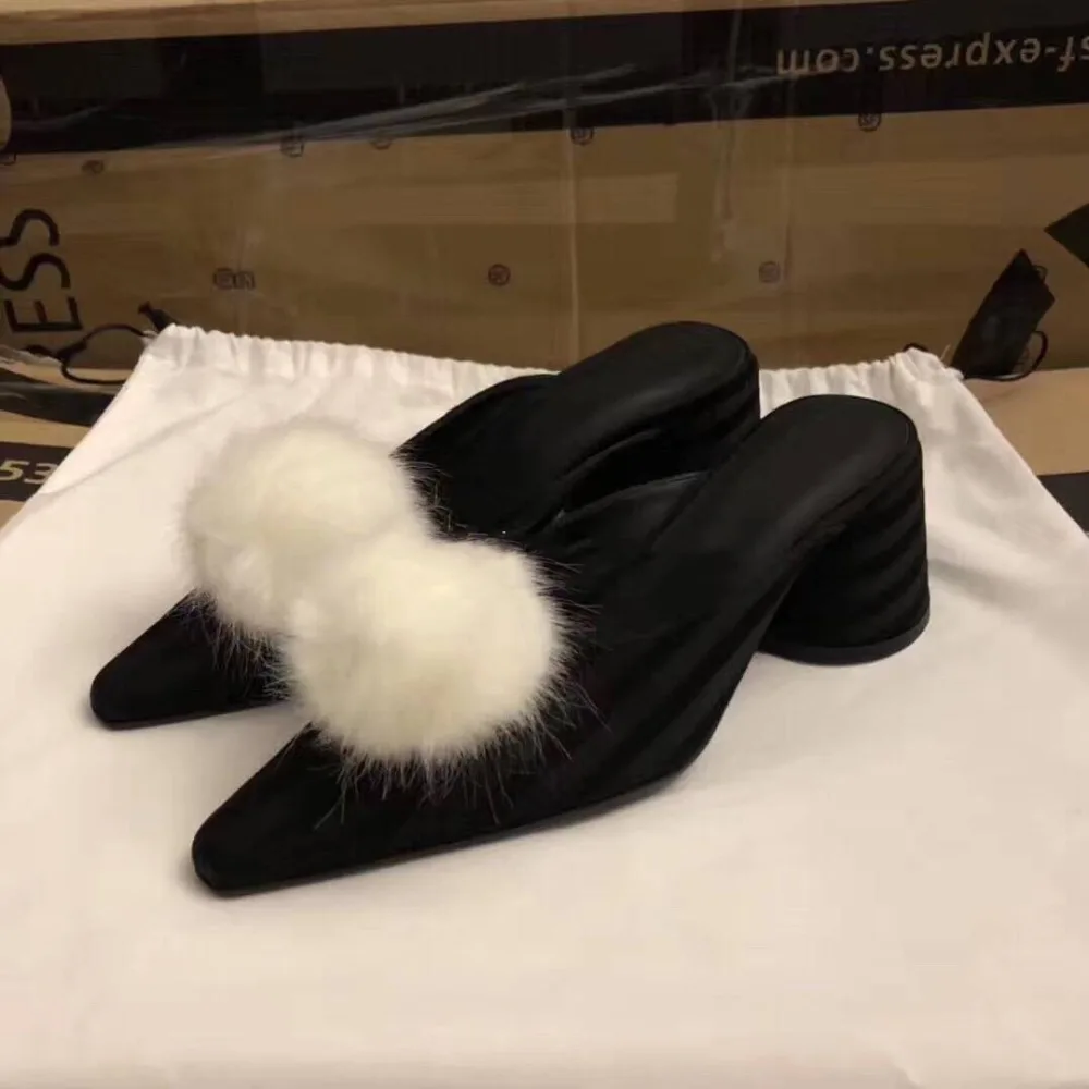 Fur White Ball Women Slippers Genuine Leather Pointed Toe Black Slides Casual Shoes Square Heel Slip-on Ladies Pumps Shoes
Fur White Ball Women Slippers Genuine Leather Pointed Toe Black Slides Casual Shoes Square Heel Slip-on Ladies Pumps Shoes