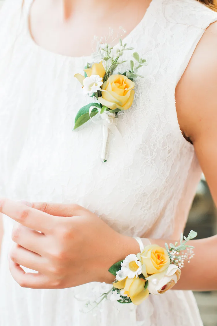 Hand made Pin Rose Artificial Flowers Wedding bouquet Groom Corsage Bride wrist flower Sister hand flower
Hand made Pin Rose Artificial Flowers Wedding bouquet Groom Corsage Bride wrist flower Sister hand flower