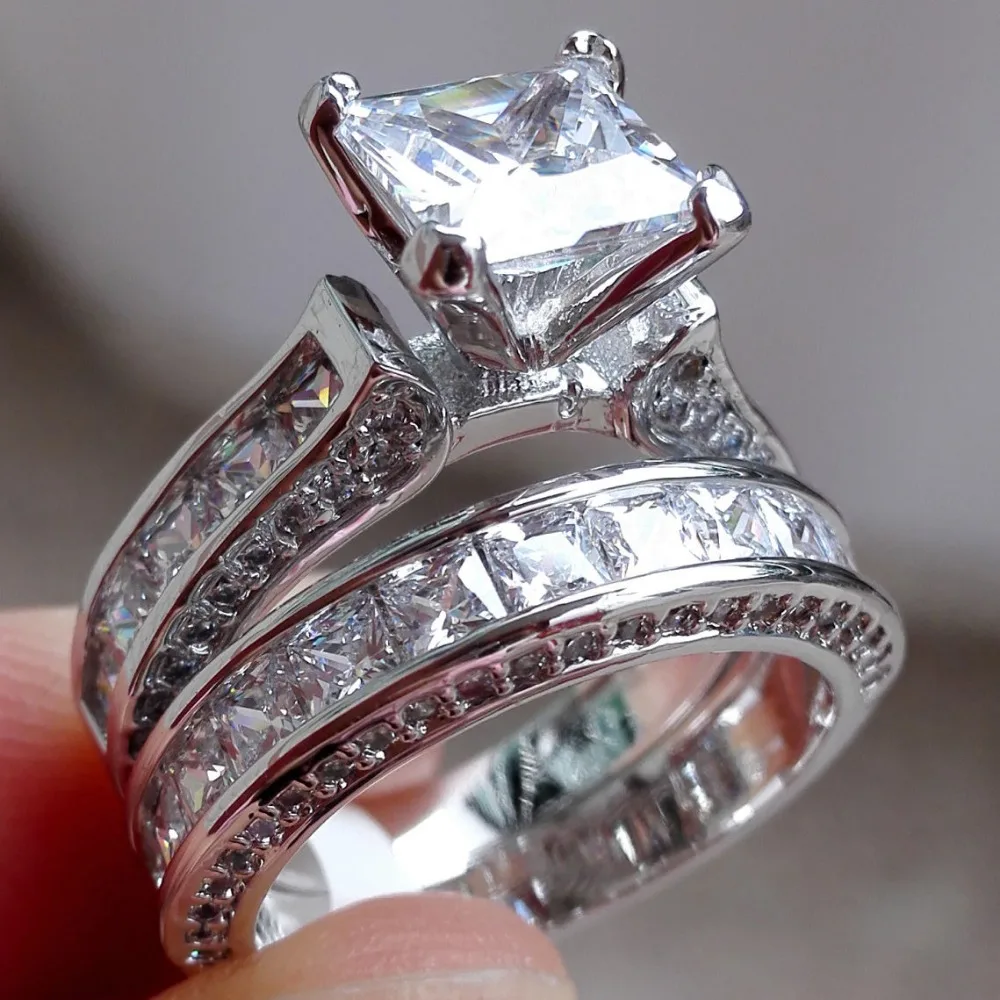 White Stone Wedding Rings Princess Set Love Ring Crystal Silver Engagement Rings for Women Luxury Jewelry Anillos Mujer O5K657
White Stone Wedding Rings Princess Set Love Ring Crystal Silver Engagement Rings for Women Luxury Jewelry Anillos Mujer O5K657