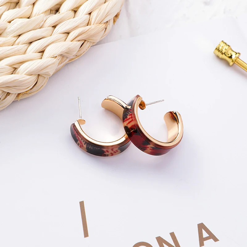 New Acrylic Stud Earrings Simple C Shape Striped Acrylic Metal Earrings For Women Elegant Europe Jewelry
New Acrylic Stud Earrings Simple C Shape Striped Acrylic Metal Earrings For Women Elegant Europe Jewelry