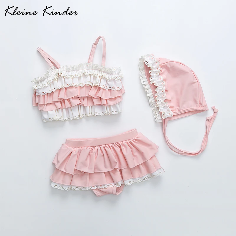 Baby Bathing Suit 3 Pieces Ruffles Infant Swimwear Bikini Beach Swimsuits Children Swimming Suit for Kids Girls Bathroom Clothes
Baby Bathing Suit 3 Pieces Ruffles Infant Swimwear Bikini Beach Swimsuits Children Swimming Suit for Kids Girls Bathroom Clothes